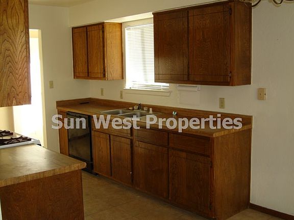 3rd image of 1700 E 22nd St