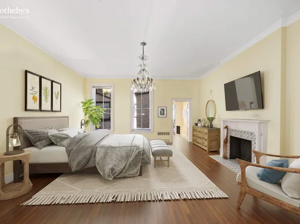 125 East 69th Street image 7 of 15