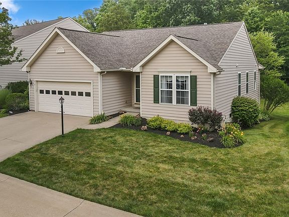 5th image of 819 Willow Creek Dr