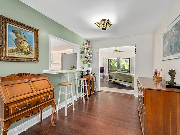 4th image of 22W370 Teakwood Dr