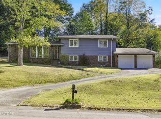 122 Montana Ave, Oak Ridge, TN 37830