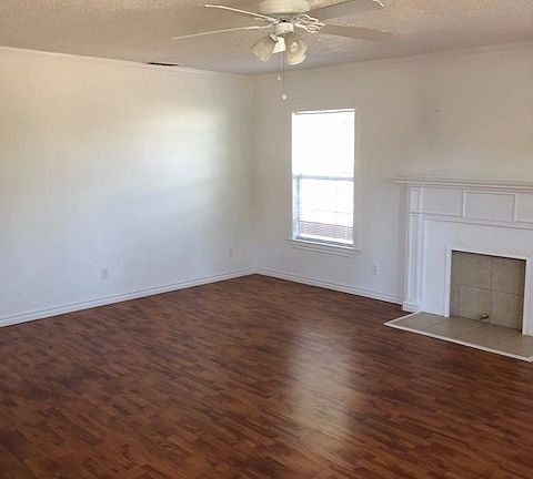 2nd image of 1410 Hickory St