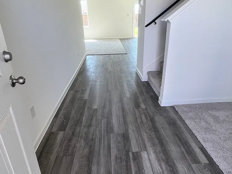 10320 Holycross Ln — Photo 2