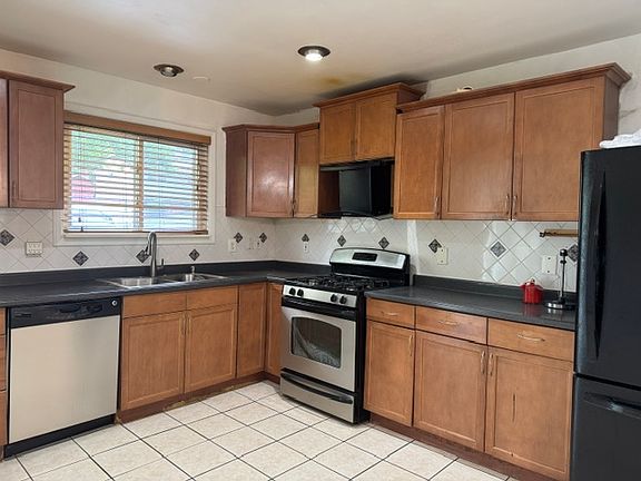 2nd image of 9807 Arbor Hill Dr
