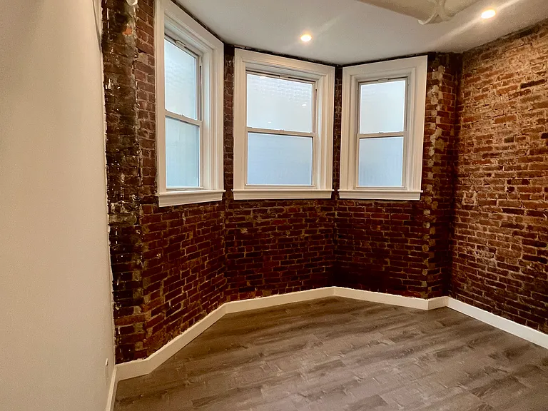 111 Peterborough St #4 — Photo 15
