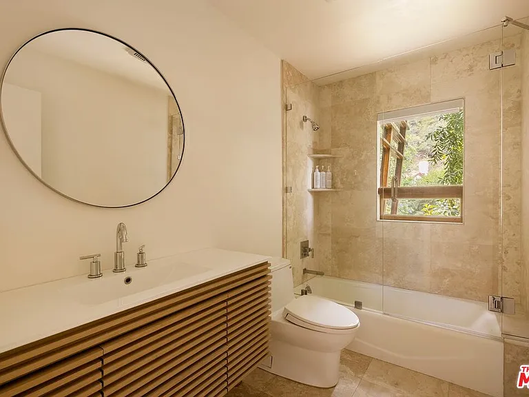 3600 Mandeville Canyon Rd — Photo 14