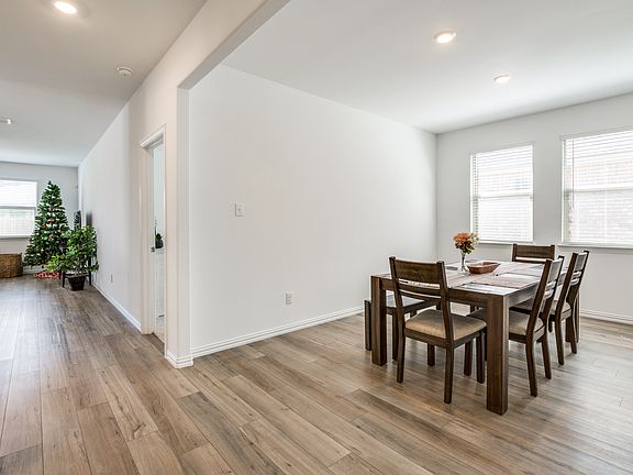 4th image of 1443 Mesquite Ln