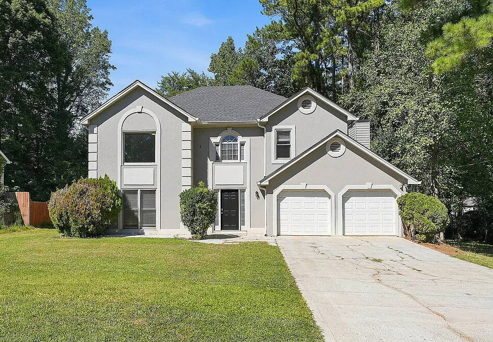 5690 Roundelay Way