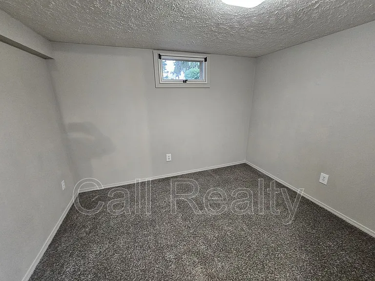 10401 E Valleyway Ave — Photo 14
