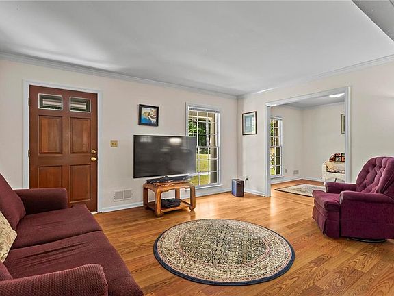4th image of 8415 Ridge Rd