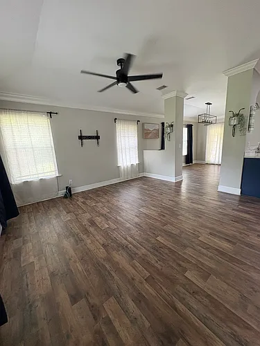 250 SW Walter Ave Photo 1
