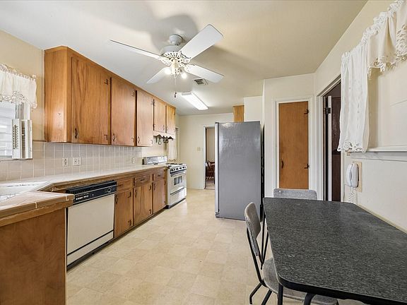 5th image of 6131 Birdwood Rd