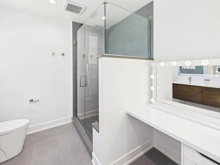 201 E Olive Ave — Photo 42