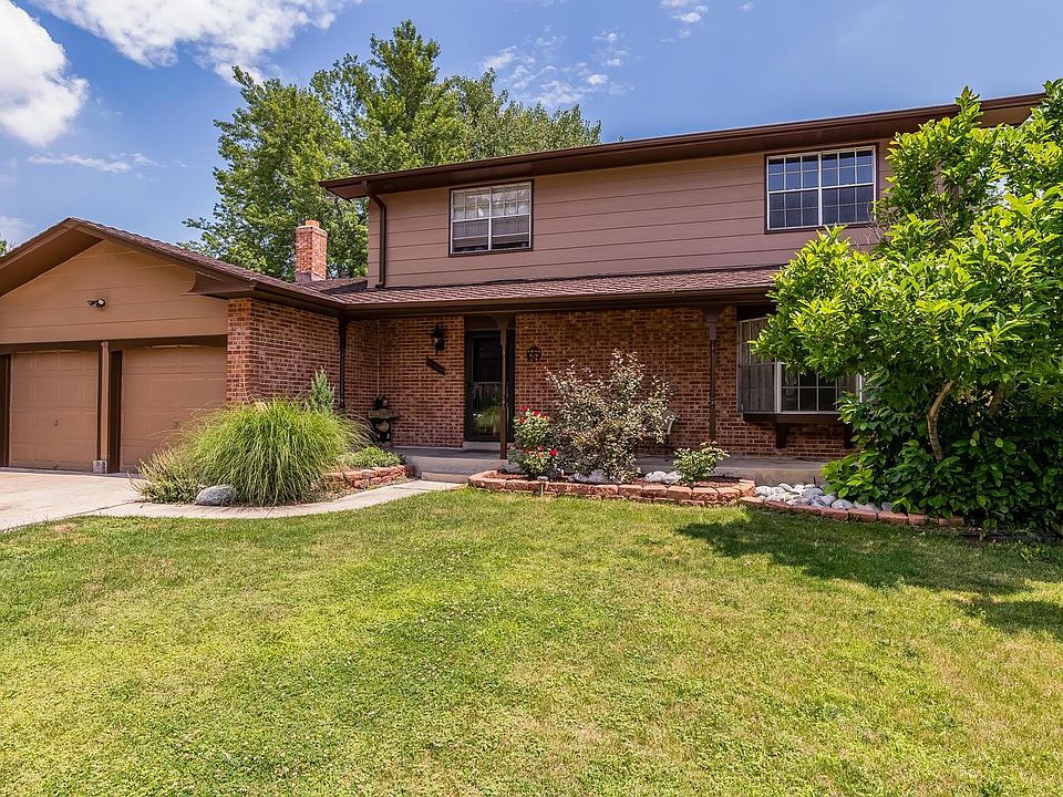 1st image of 2690 S Brentwood St