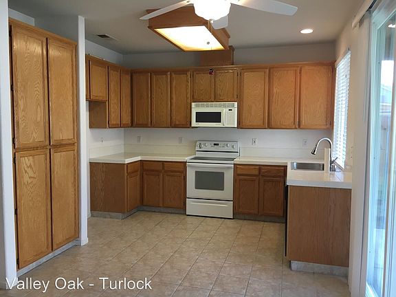3rd image of 3333 Summerdale Ave
