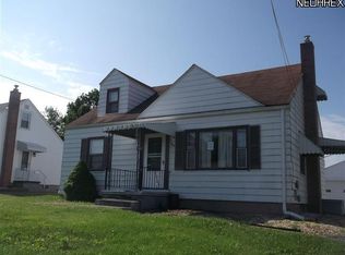 244 Helena Dr, Struthers, OH