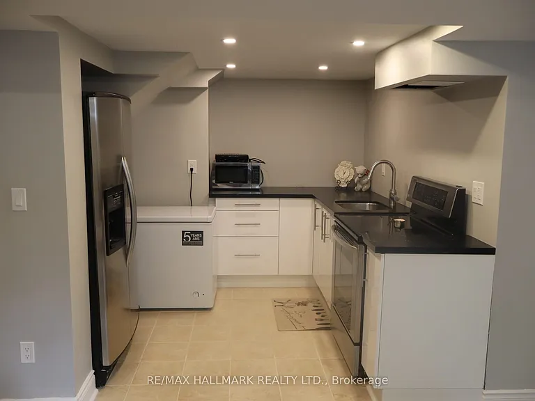 15 Cormorant Cres #BASEMENT — Photo 7