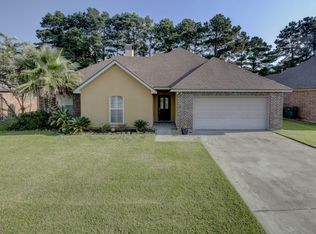 210 Barksdale Dr, Broussard, LA 70518