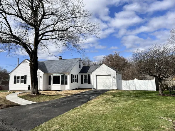 108 Laurel Drive, New Windsor, NY 12553
