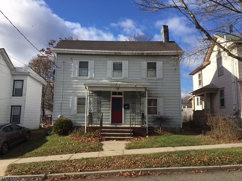 2nd image of 708 Washington St