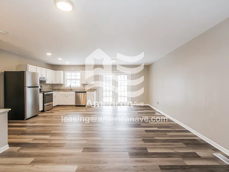 1059311_003_wm_-_living_room_13481901.jpg