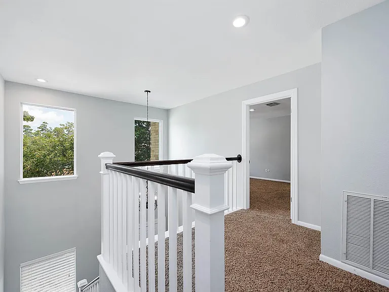 2470 Country Club Dr — Photo 15