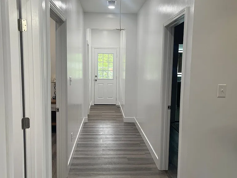 1043 Faxon Ave — Photo 29