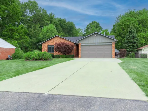 48093 Forbes Dr, Chesterfield, MI 48047