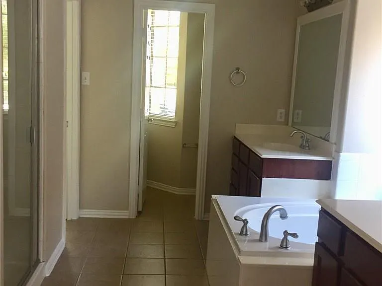 1016 Grey Fox Dr — Photo 9