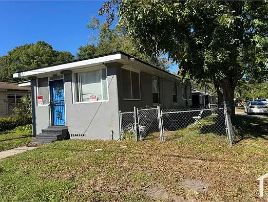 3 bed, $1,500 — Photo 2