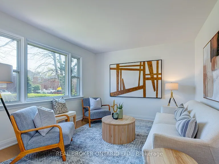 40 Stamford Sq N — Photo 2