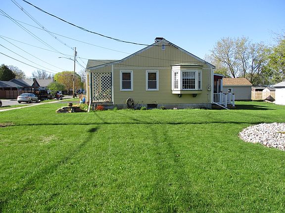 3rd image of 50 Grace Ave