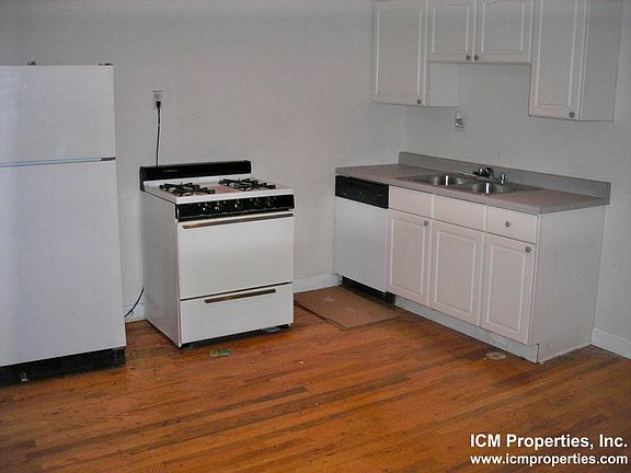 3rd image of 5040 N Wolcott Ave #G