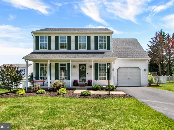 132 Meadow Hill Dr, York, PA 17402