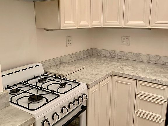 5th image of 805 Bush St #110