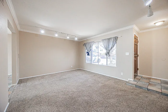 2812 S Cottonwood Dr — Photo 4
