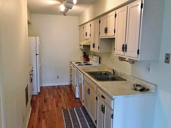 3rd image of 2606 Cherrywood Ct