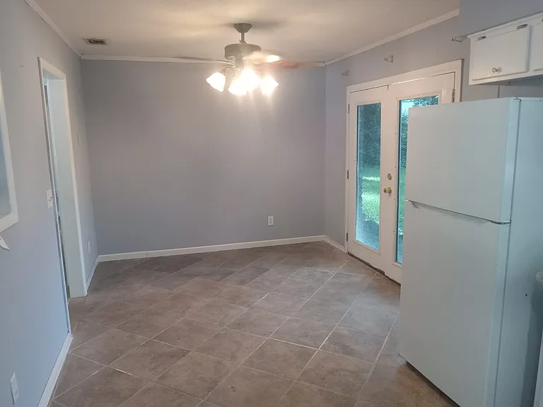 142 Bishop St — Photo 2