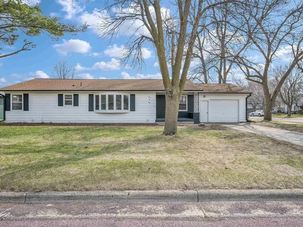 504 Elmwood Dr, Spencer, IA 51301