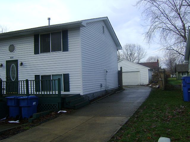 2nd image of 1041 Wellfleet Dr