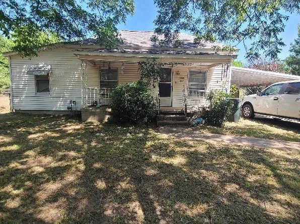 404 E Beach St, Henryetta, OK 74437