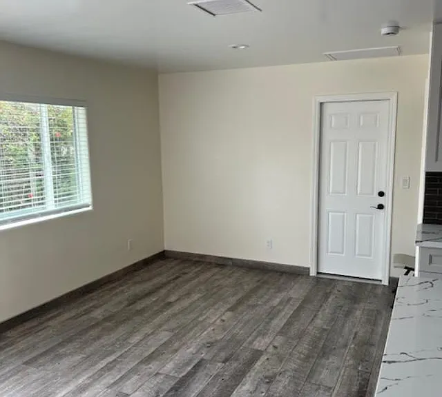2589 Amanda St #B — Photo 8
