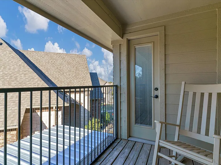 3300 Fountain Way — Photo 35