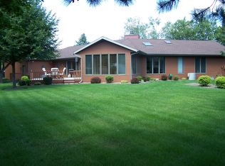 107 Sunset Cir, Columbus, WI 53925