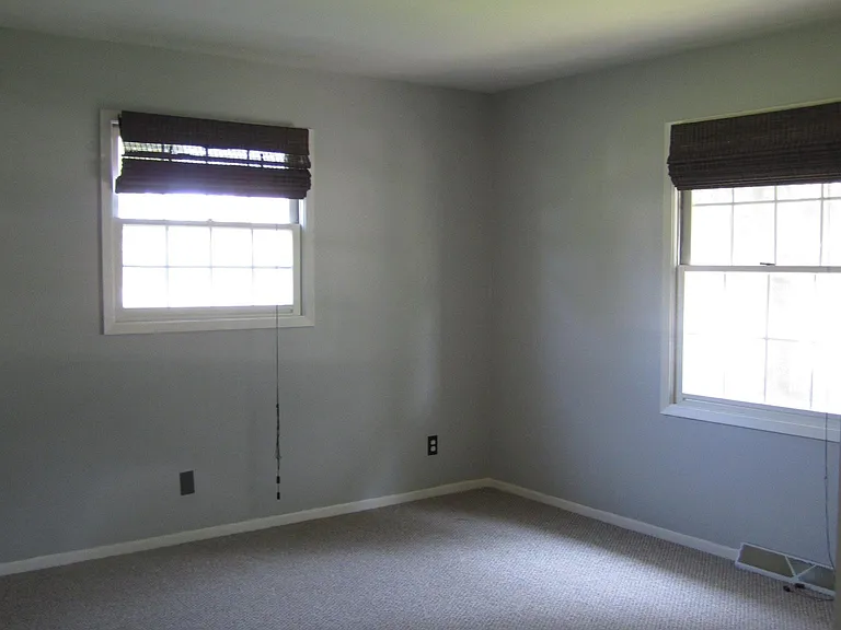 2230 W Mill Rd — Photo 10
