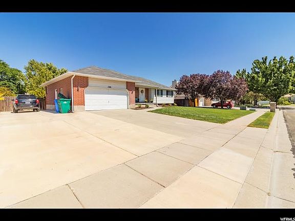 3rd image of 1388 W Quail Covey Cir