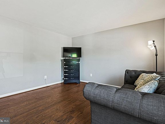 4th image of 2141 Ferguson Pl