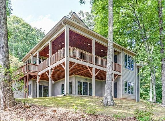 2nd image of 115 Woody Ln