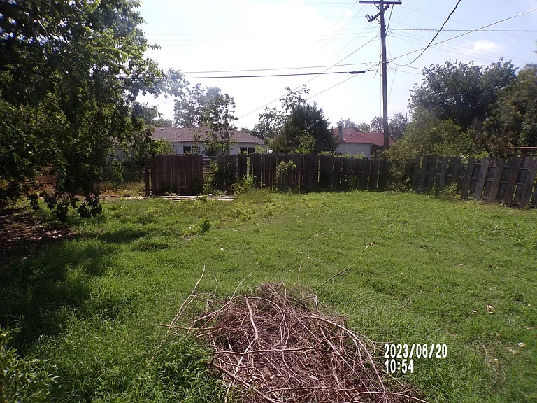 5 NW 29th St — Photo 13