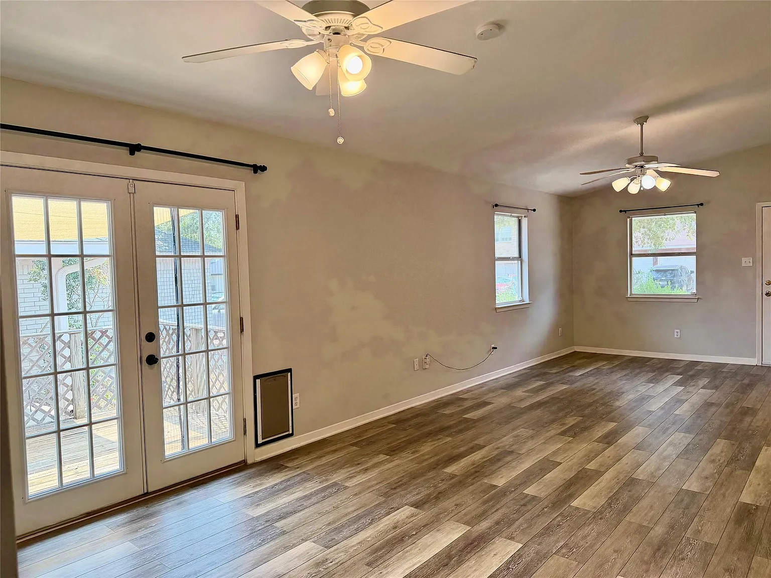 3 bed, 2.0 bath, 1128 sqft, $1,750 — Photo 3